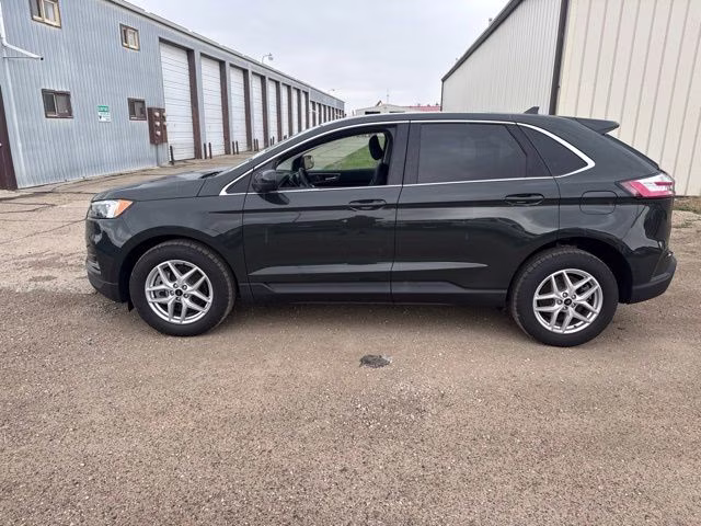 2024 Green Metallic Ford Edge SEL AWD SUV