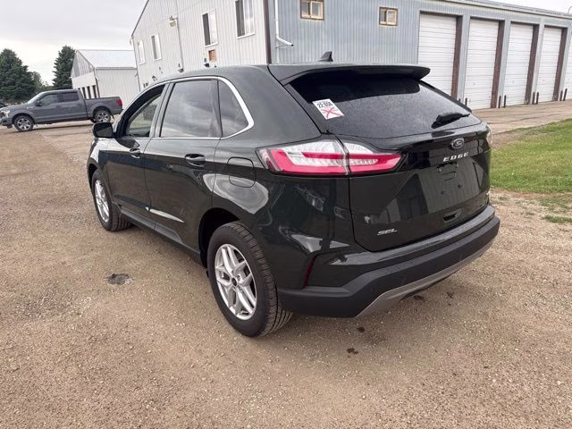 2024 Green Metallic Ford Edge SEL AWD SUV