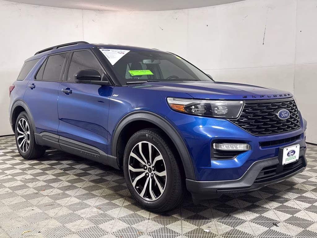 2022 Atlas Blue Metallic Ford Explorer ST-Line RWD SUV
