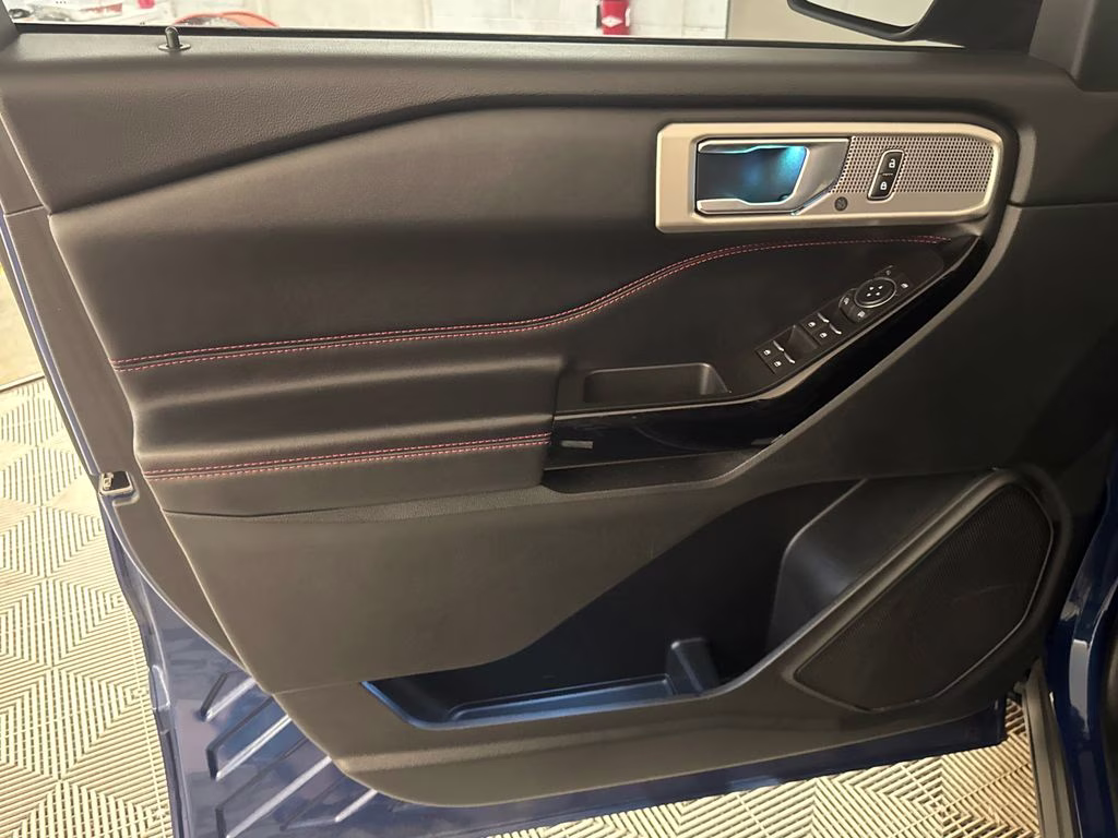 2022 Atlas Blue Metallic Ford Explorer ST-Line RWD SUV