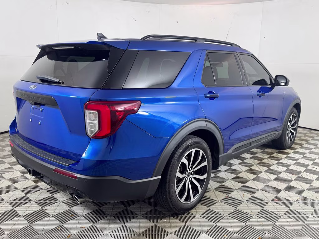 2022 Atlas Blue Metallic Ford Explorer ST-Line RWD SUV