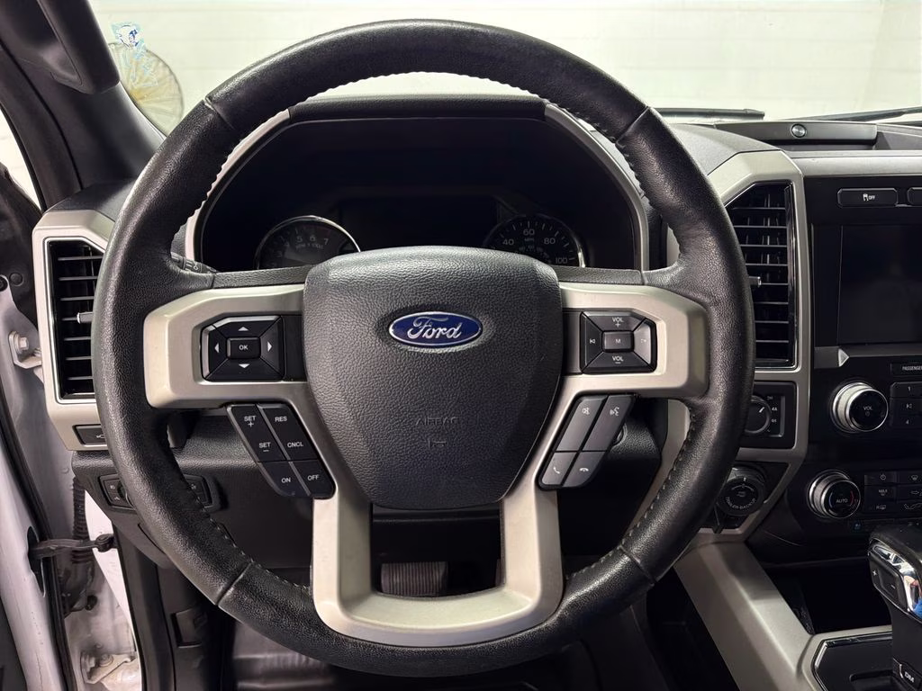 2020 Oxford White Ford F-150 Lariat 4X4 Truck