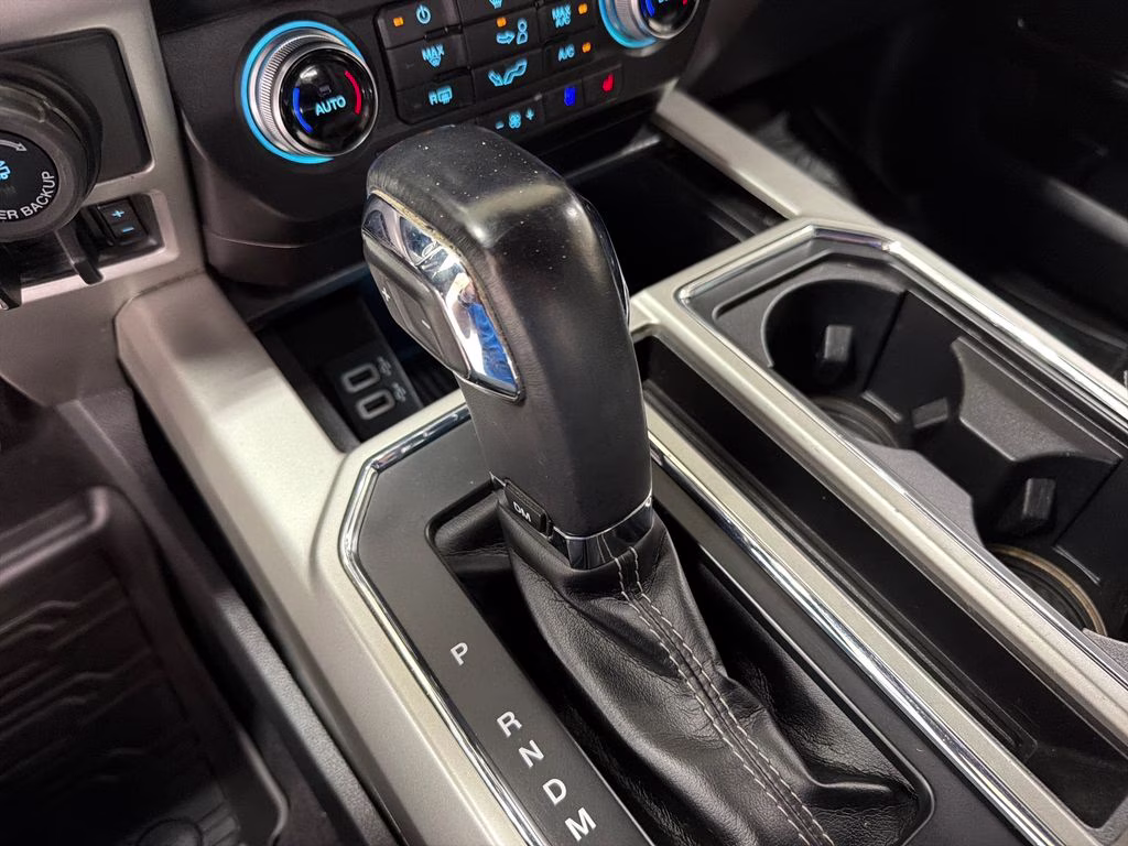 2020 Oxford White Ford F-150 Lariat 4X4 Truck