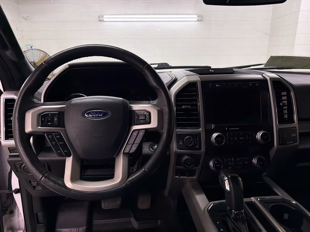 2020 Oxford White Ford F-150 Lariat 4X4 Truck