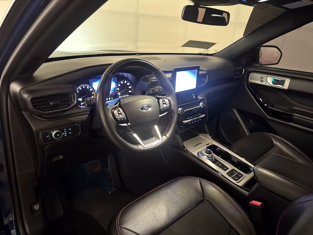 2022 Blue Metallic Ford Explorer ST-Line RWD SUV