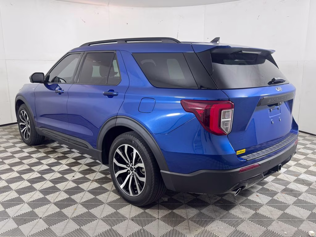2022 Blue Metallic Ford Explorer ST-Line RWD SUV