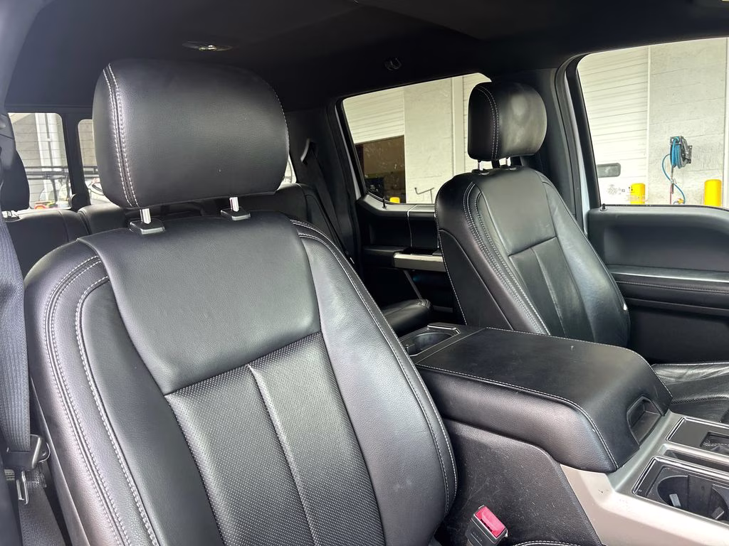 2020 Oxford White Ford F-150 Lariat 4X4 Truck