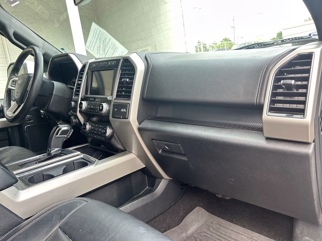 2020 Oxford White Ford F-150 Lariat 4X4 Truck
