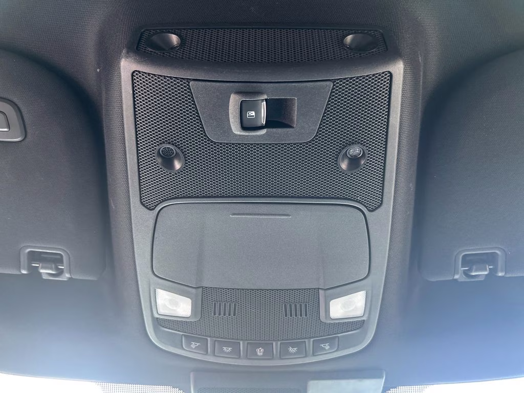 2020 Oxford White Ford F-150 Lariat 4X4 Truck