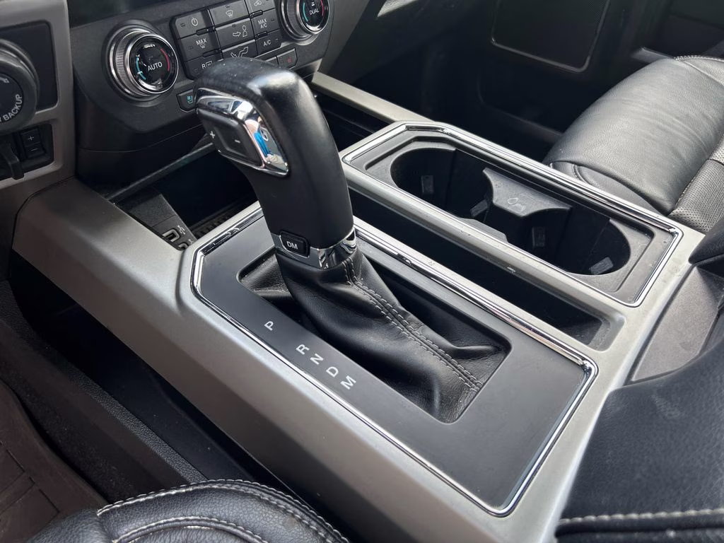 2020 Oxford White Ford F-150 Lariat 4X4 Truck
