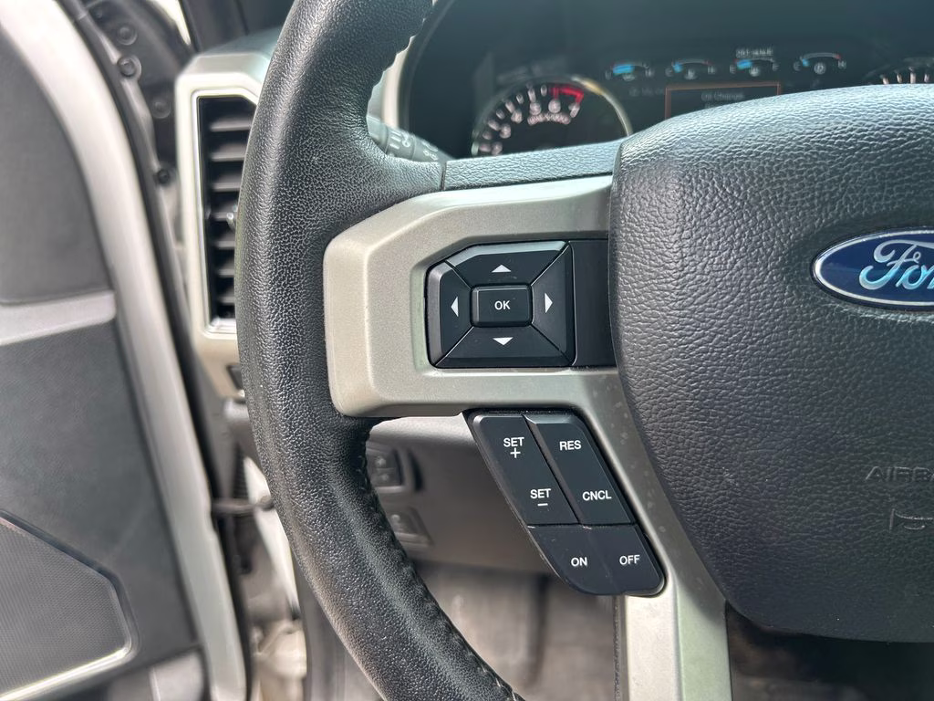 2020 Oxford White Ford F-150 Lariat 4X4 Truck