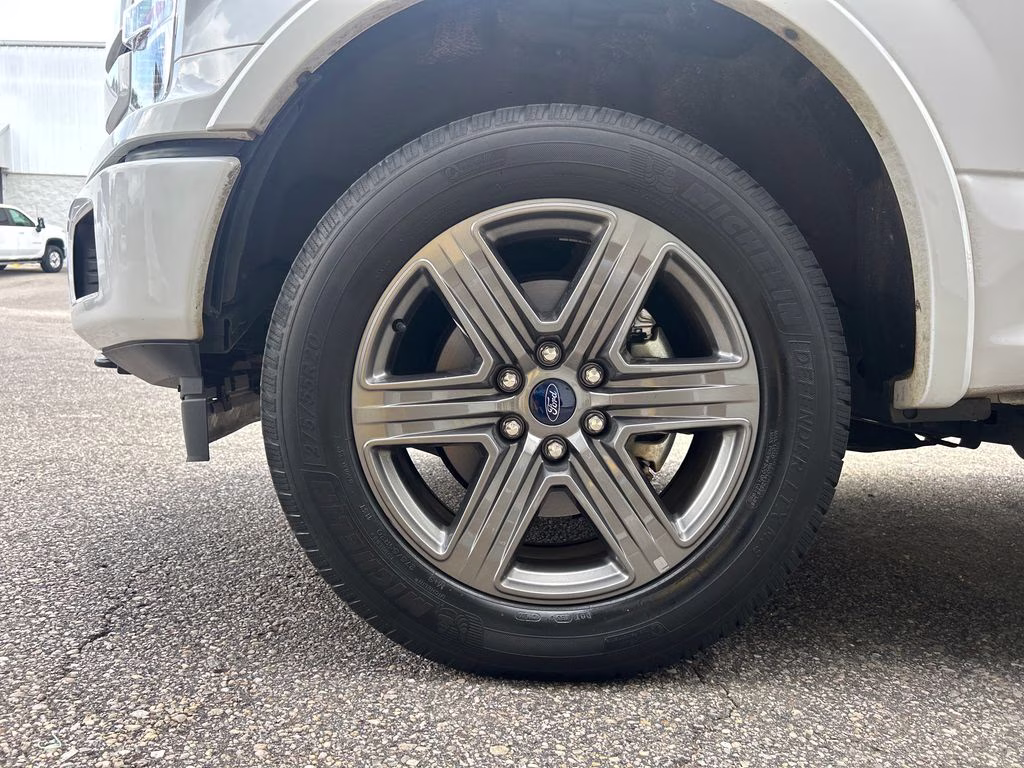 2020 Oxford White Ford F-150 Lariat 4X4 Truck