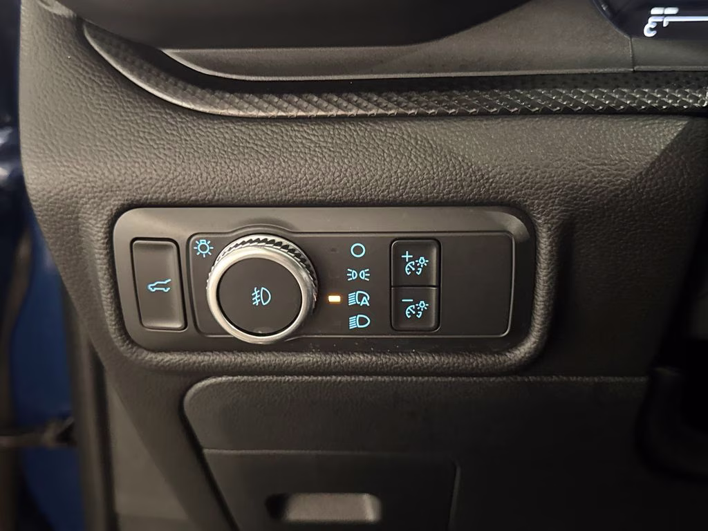 2022 Blue Metallic Ford Explorer ST-Line RWD SUV