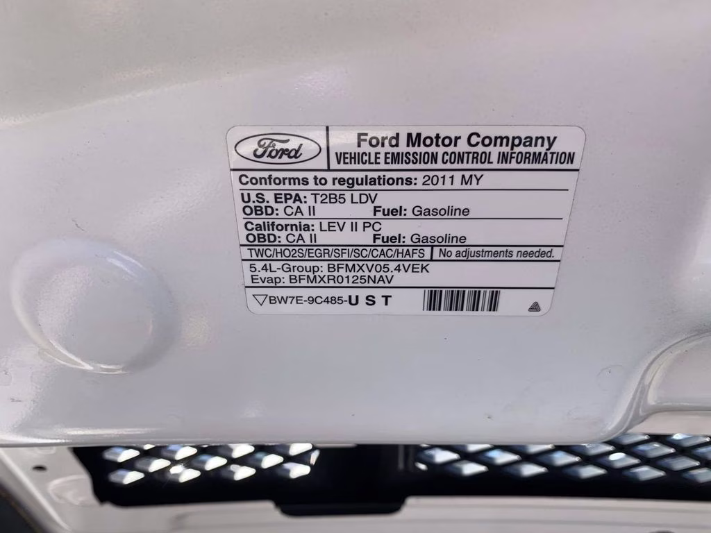 2011 Performance White Ford Mustang Shelby GT500 RWD Coupe