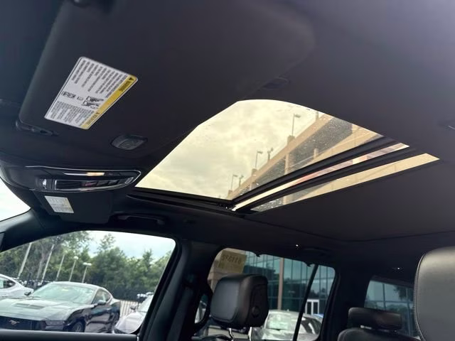 2023 Bright White Clearcoat Jeep Wagoneer 4X4 SUV