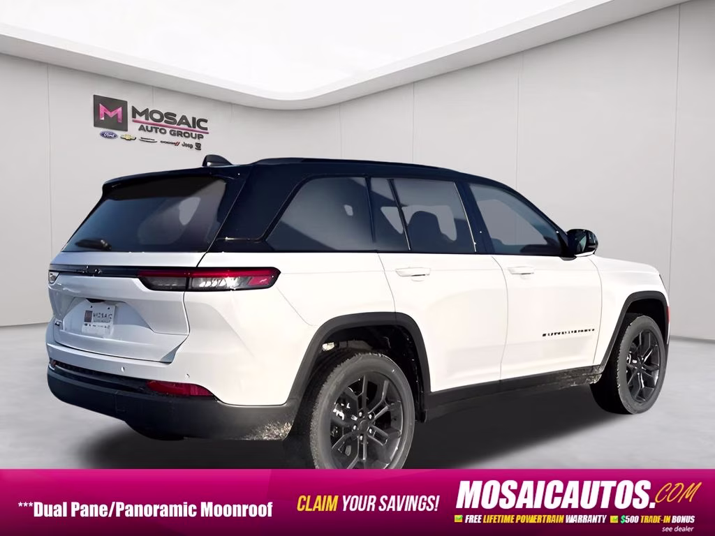 2025 Bright White Clearcoat Jeep Grand Cherokee Limited Blackout Model 4X4 SUV