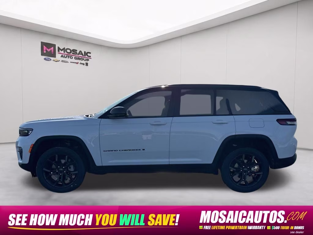 2025 Bright White Clearcoat Jeep Grand Cherokee Limited Blackout Model 4X4 SUV