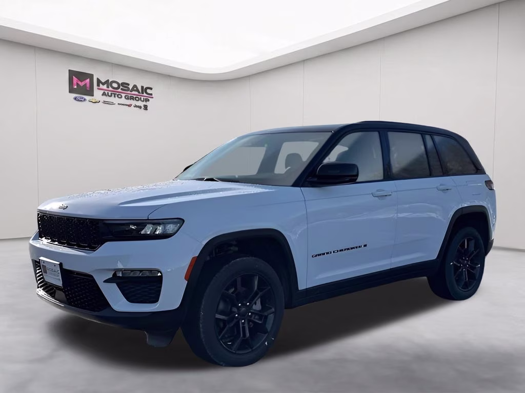 2025 Bright White Clearcoat Jeep Grand Cherokee Limited Blackout Model 4X4 SUV