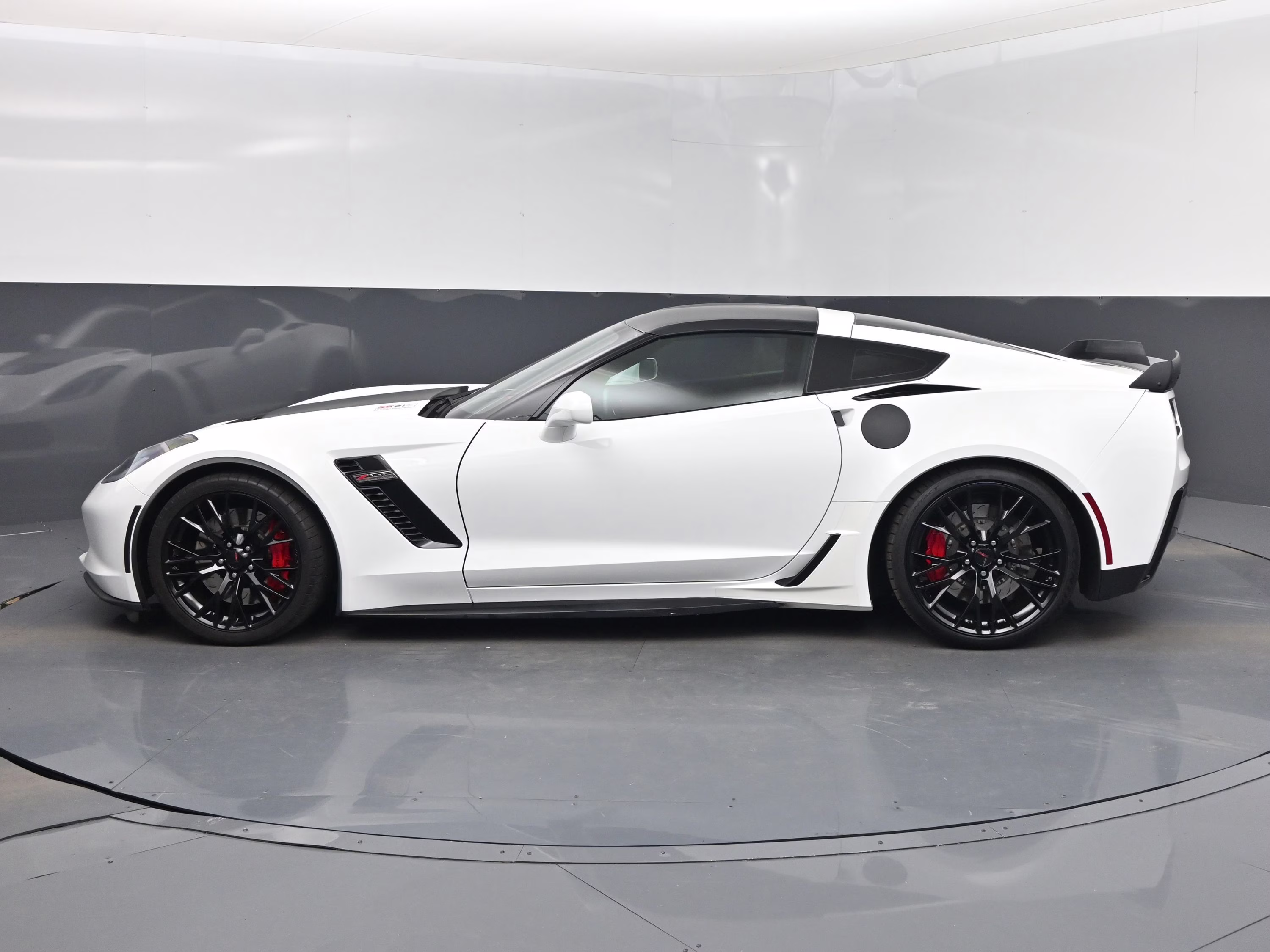 2016 Arctic White Chevrolet Corvette Z06 RWD Coupe