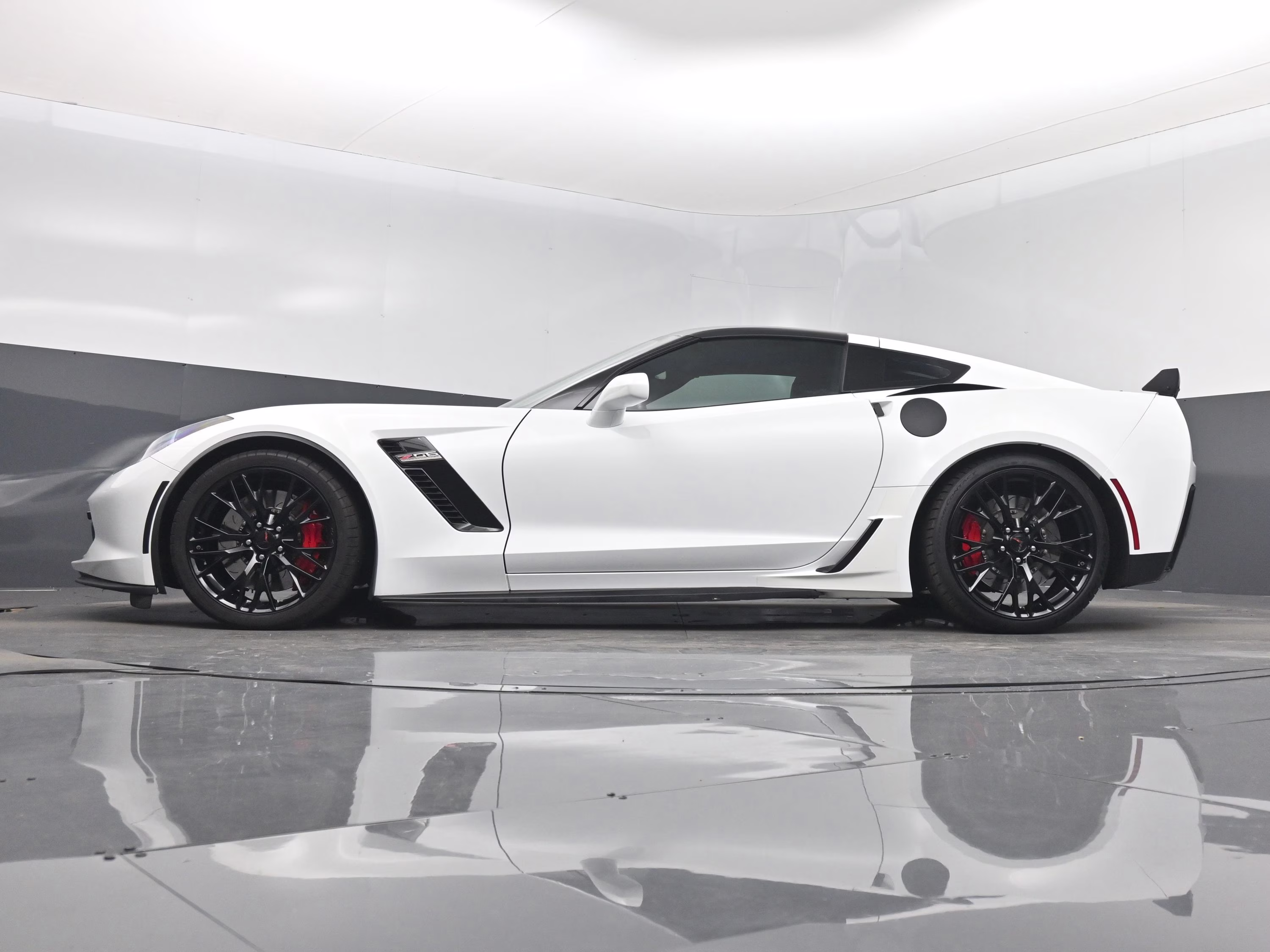 2016 Arctic White Chevrolet Corvette Z06 RWD Coupe
