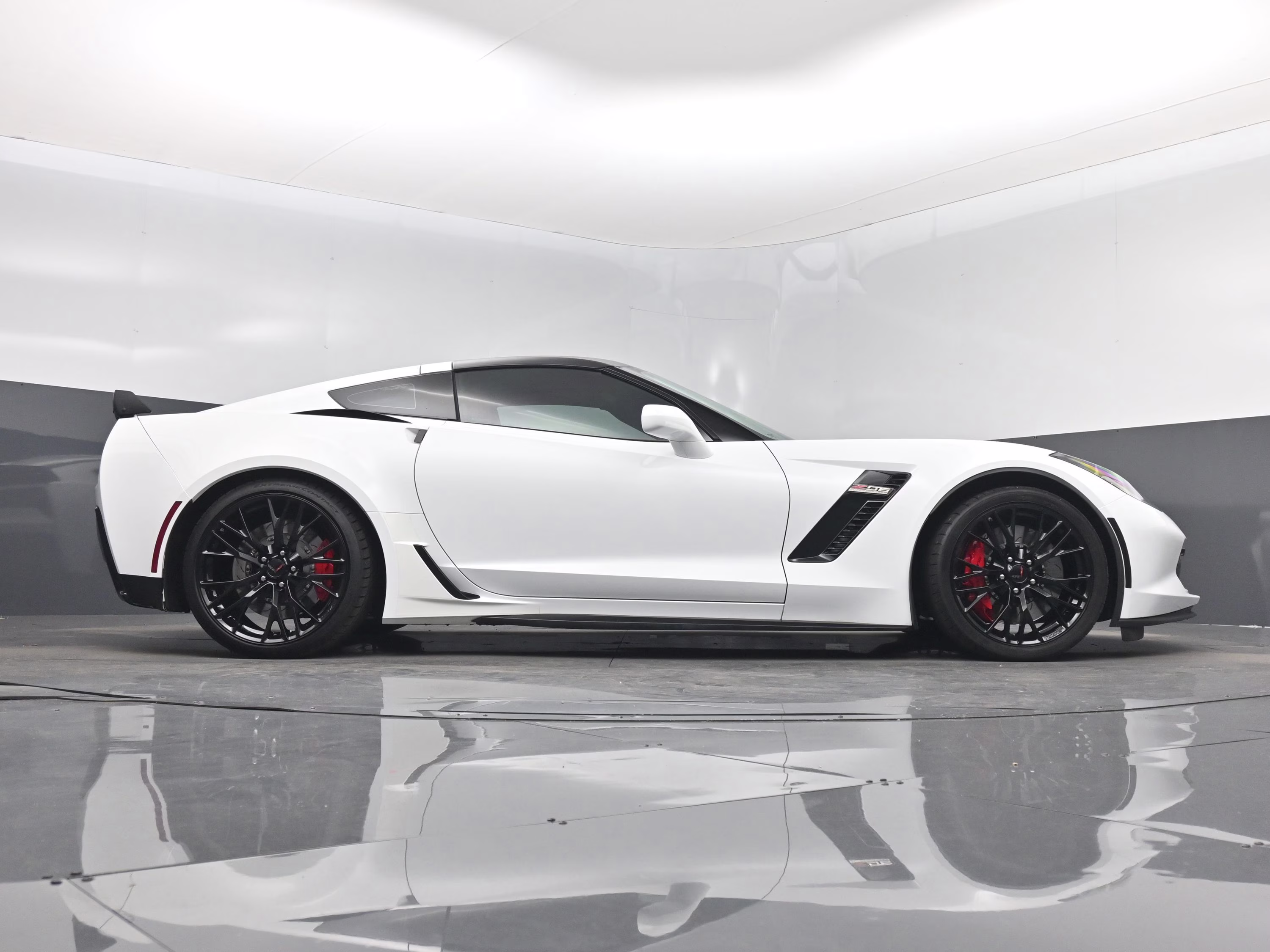 2016 Arctic White Chevrolet Corvette Z06 RWD Coupe