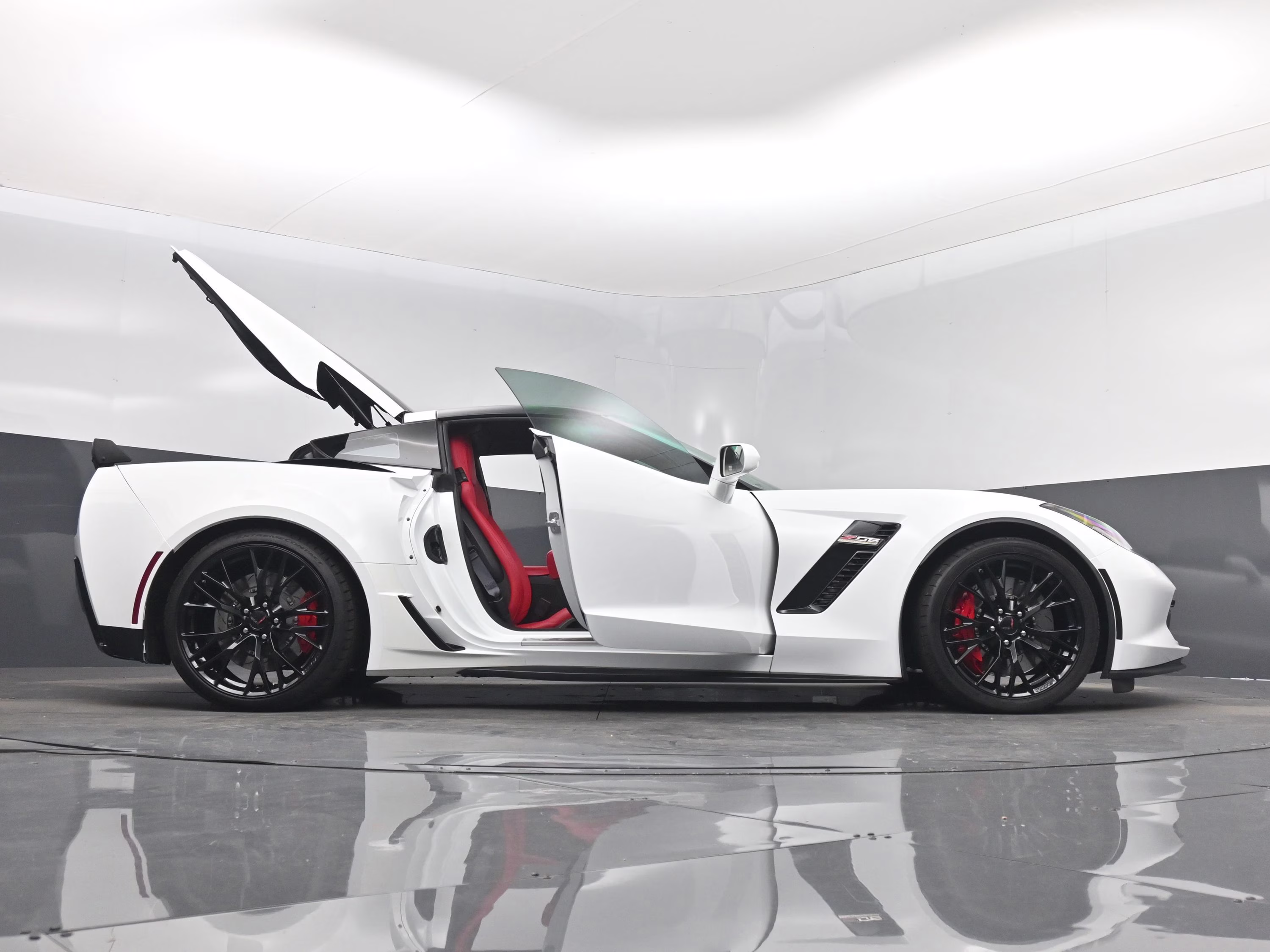 2016 Arctic White Chevrolet Corvette Z06 RWD Coupe