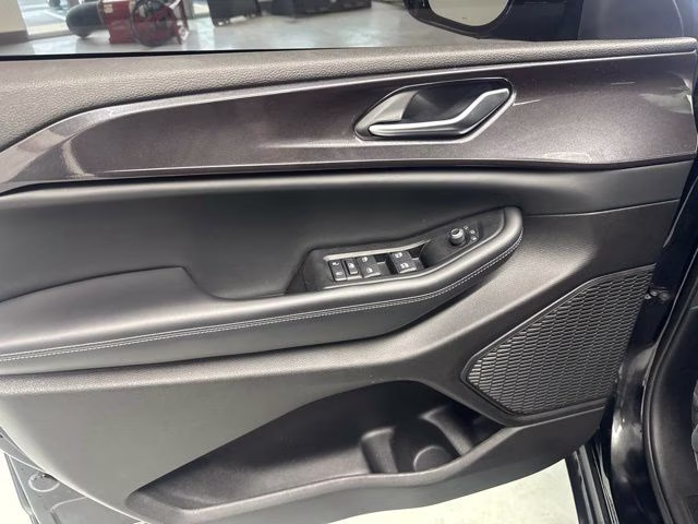 2023 Diamond Black Crystal Pearlcoat Jeep Grand Cherokee Altitude X 4X4 SUV