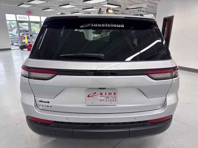 2023 Silver Zynith Jeep Grand Cherokee Altitude X 4X4 SUV