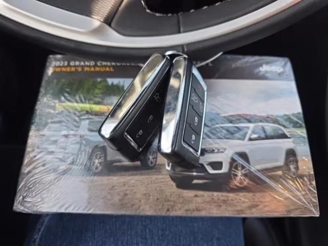 2023 Silver Zynith Jeep Grand Cherokee Altitude X 4X4 SUV