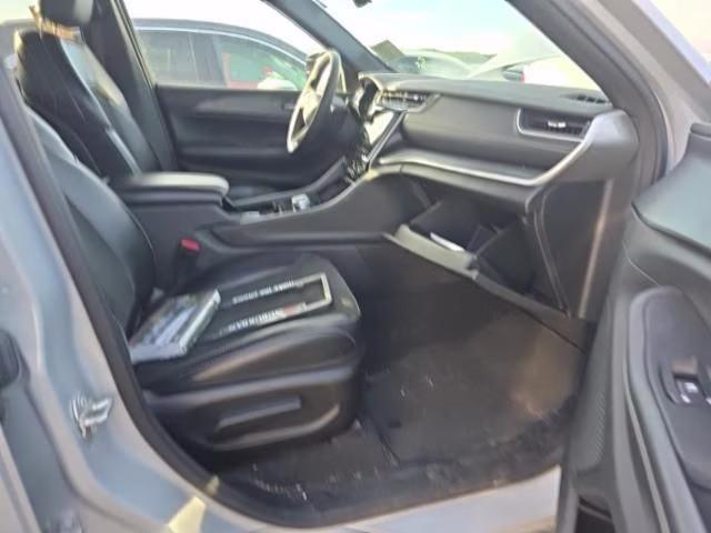 2023 Silver Zynith Jeep Grand Cherokee Altitude X 4X4 SUV