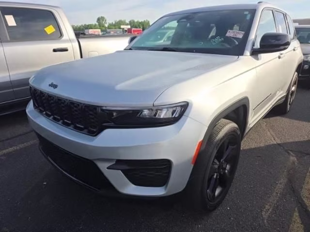 2023 Silver Zynith Jeep Grand Cherokee Altitude X 4X4 SUV