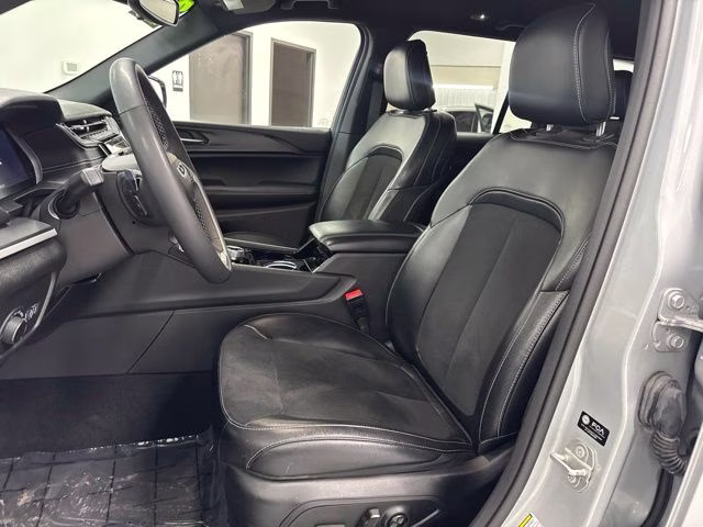 2023 Silver Zynith Jeep Grand Cherokee Altitude X 4X4 SUV