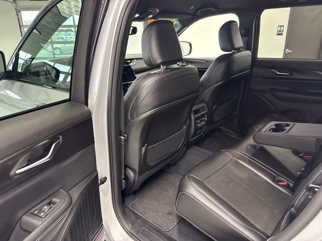 2023 Silver Zynith Jeep Grand Cherokee Altitude X 4X4 SUV