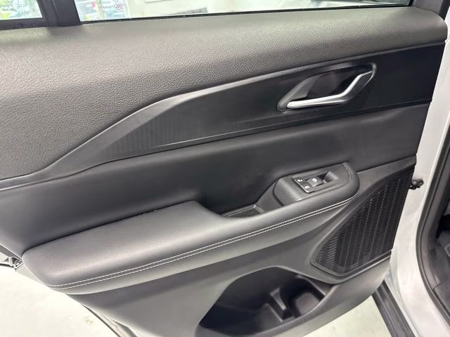 2023 Silver Zynith Jeep Grand Cherokee Altitude X 4X4 SUV
