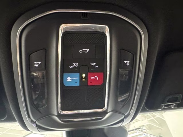 2023 Silver Zynith Jeep Grand Cherokee Altitude X 4X4 SUV