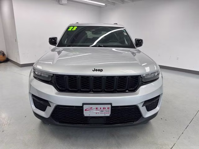 2023 Silver Zynith Jeep Grand Cherokee Altitude X 4X4 SUV