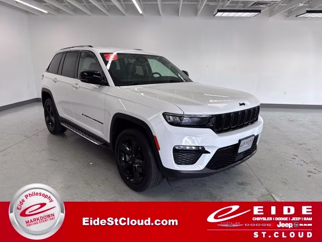 2023 Bright White Clearcoat Jeep Grand Cherokee Limited 4X4 SUV