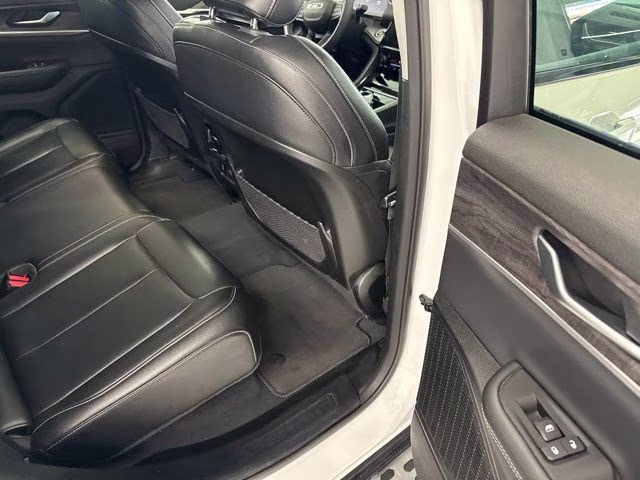 2023 Bright White Clearcoat Jeep Grand Cherokee Limited 4X4 SUV