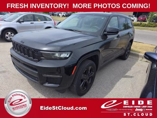 2023 Diamond Black Crystal Pearlcoat Jeep Grand Cherokee L Limited 4X4 SUV