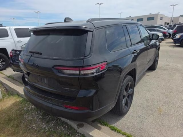 2023 Diamond Black Crystal Pearlcoat Jeep Grand Cherokee L Limited 4X4 SUV