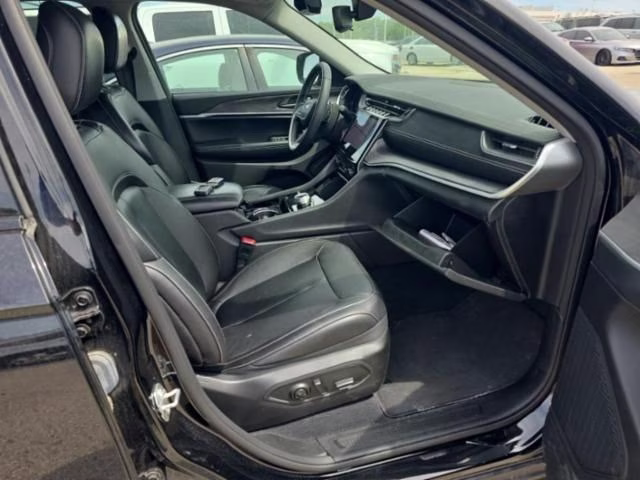 2023 Diamond Black Crystal Pearlcoat Jeep Grand Cherokee L Limited 4X4 SUV