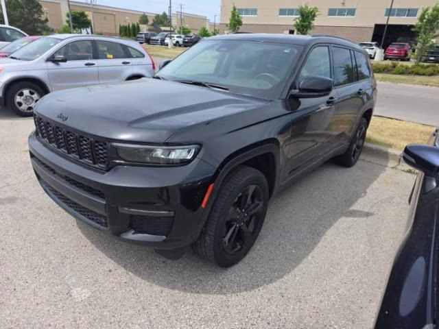 2023 Diamond Black Crystal Pearlcoat Jeep Grand Cherokee L Limited 4X4 SUV