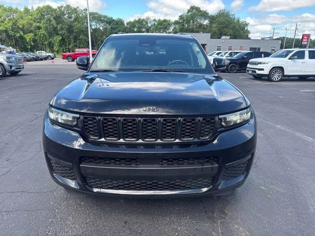 2023 Diamond Black Crystal Pearlcoat Jeep Grand Cherokee L Limited 4X4 SUV