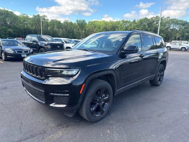 2023 Diamond Black Crystal Pearlcoat Jeep Grand Cherokee L Limited 4X4 SUV