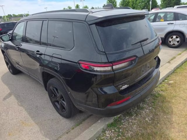 2023 Diamond Black Crystal Pearlcoat Jeep Grand Cherokee L Limited 4X4 SUV