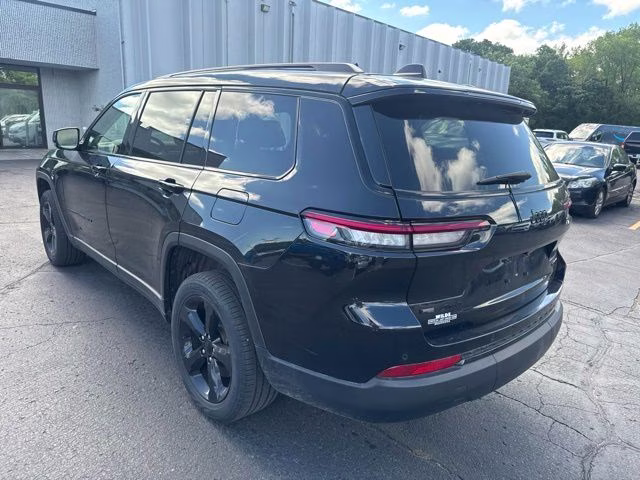 2023 Diamond Black Crystal Pearlcoat Jeep Grand Cherokee L Limited 4X4 SUV