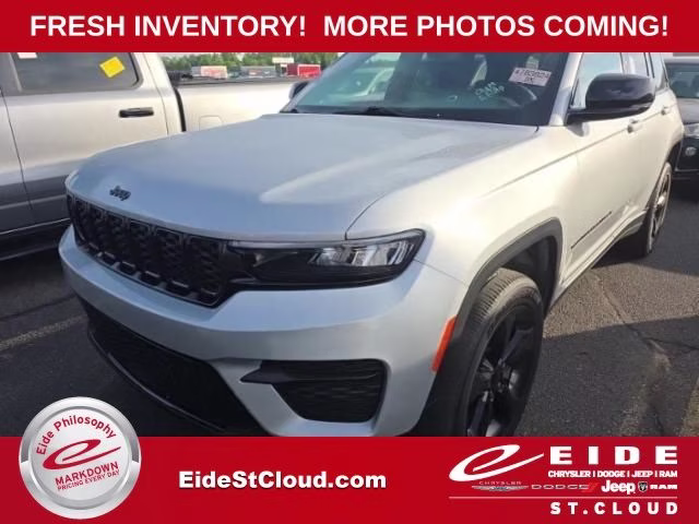 2023 Jeep Grand Cherokee Altitude 4x4's photo