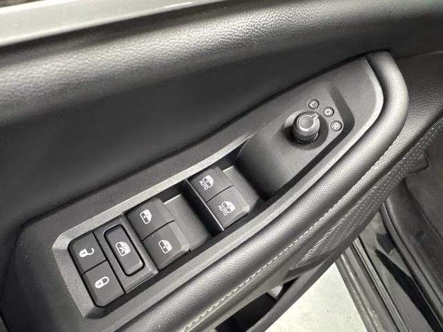 2023 Diamond Black Crystal Pearlcoat Jeep Grand Cherokee L Limited 4X4 SUV