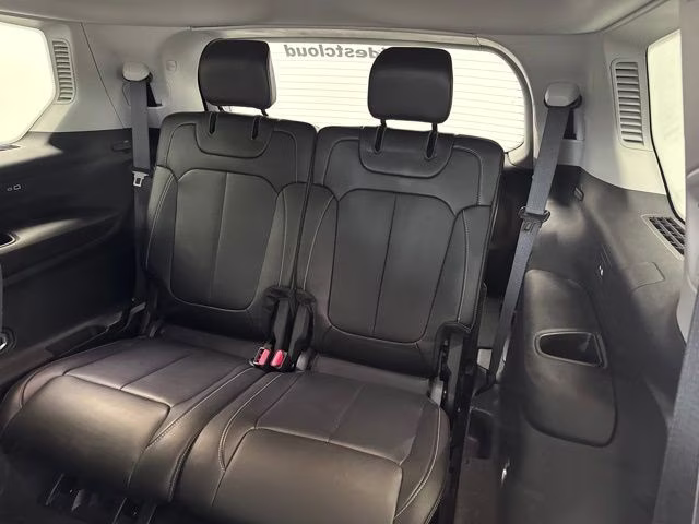 2023 Diamond Black Crystal Pearlcoat Jeep Grand Cherokee L Limited 4X4 SUV