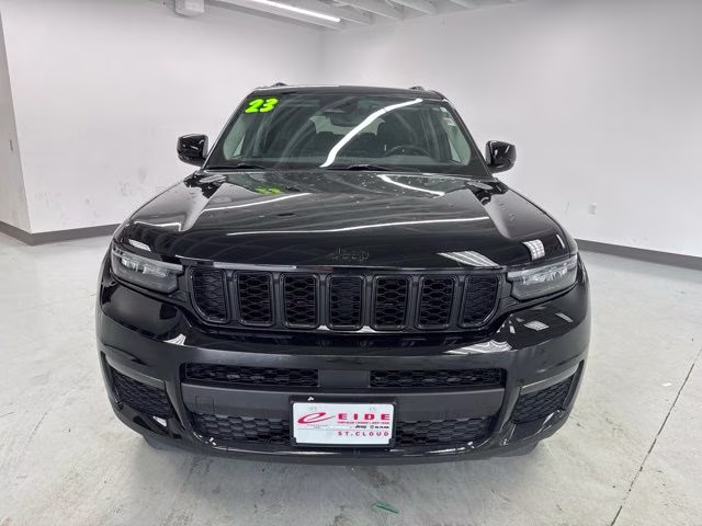 2023 Diamond Black Crystal Pearlcoat Jeep Grand Cherokee L Limited 4X4 SUV